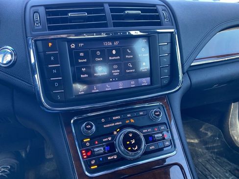 Used 2020 Lincoln Continental Reserve image 20