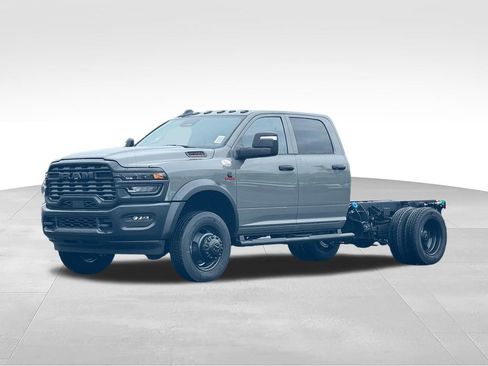 New 2026 RAM 4500 Tradesman AWD/4WD image 3