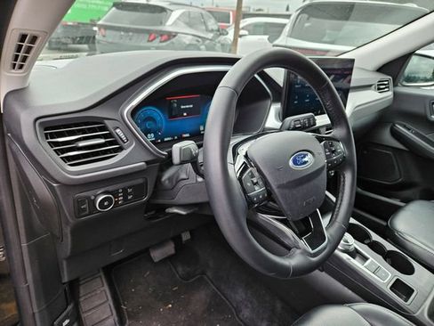 Used 2025 Ford Escape Platinum AWD/4WD image 8