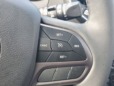 Used 2022 Jeep Cherokee Latitude Lux w/ Sun & Sound Group image 23