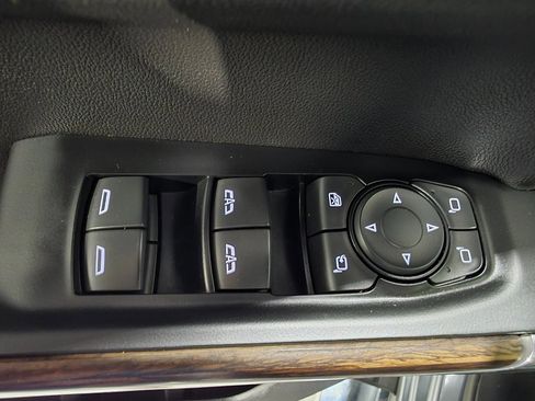 Used 2019 Chevrolet Silverado 1500 High Country image 18