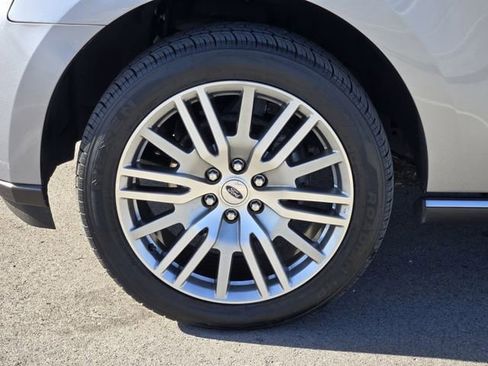 Used 2024 Ford Expedition Limited image 13