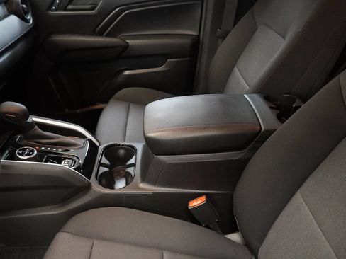Used 2023 Chevrolet Colorado Trail Boss w/ Advanced Trailering Package AWD/4WD image 7