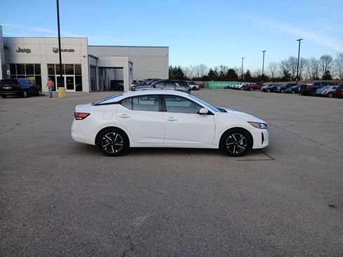 Used 2024 Nissan Sentra SV image 8