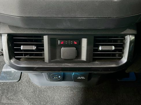 Used 2022 Ford F150 Lariat w/ Equipment Group 502A High AWD/4WD image 19