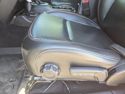 Used 2020 Jeep Wrangler Unlimited Rubicon AWD/4WD image 9