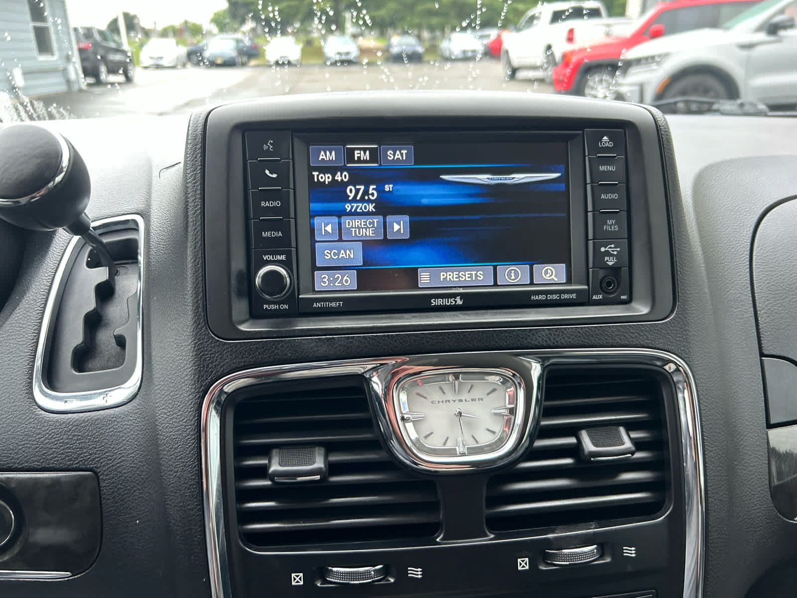 Used 2015 Chrysler Town & Country Touring w/ Driver Convenience Group FWD image 16