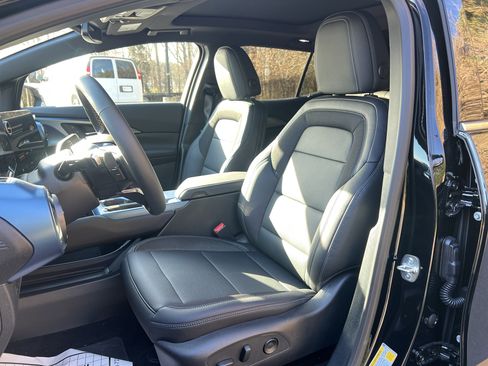 New 2026 Chevrolet Equinox EV LT AWD/4WD image 16