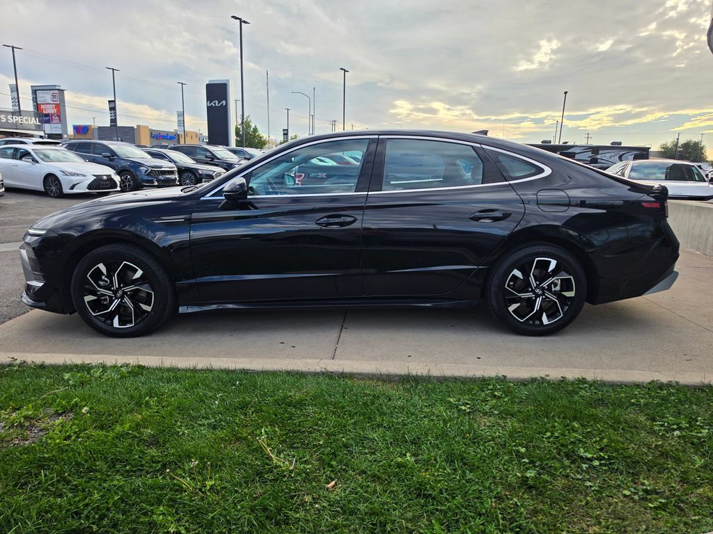 Used 2024 Hyundai Sonata SEL FWD image 8