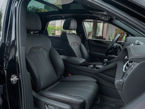 Certified 2024 Bentley Bentayga Plug-In Hybrid AWD/4WD image 20