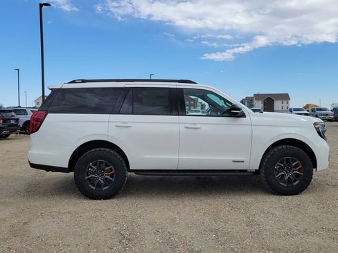 New 2026 Ford Expedition Tremor image 2