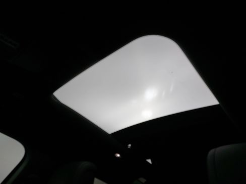 Used 2021 Land Rover Defender 110 X-Dynamic HSE image 31