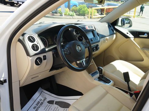 Used 2011 Volkswagen Tiguan S AWD/4WD image 13