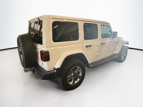 Used 2020 Jeep Wrangler Unlimited Sahara AWD/4WD image 9