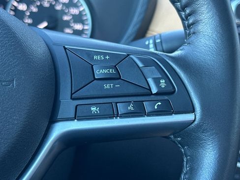 Used 2024 Nissan Sentra SV w/ SV Premium Package image 31