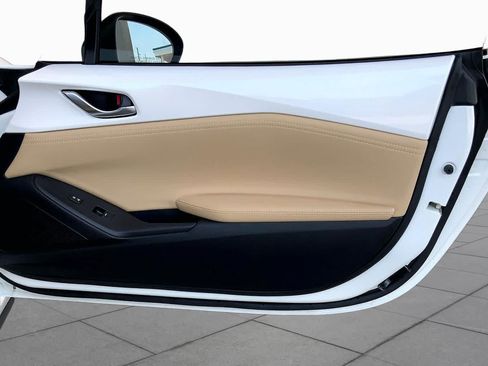 Used 2025 MAZDA MX-5 Miata RF Grand Touring RWD image 21