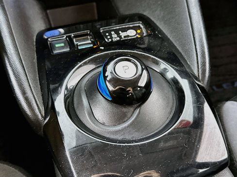 Used 2020 Nissan Leaf SL Plus FWD image 19