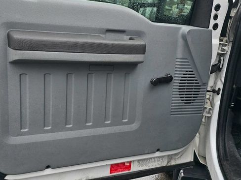 Used 2011 Ford F550 4x4 SuperCab Super Duty w/ Payload Upgrade Pkg image 10