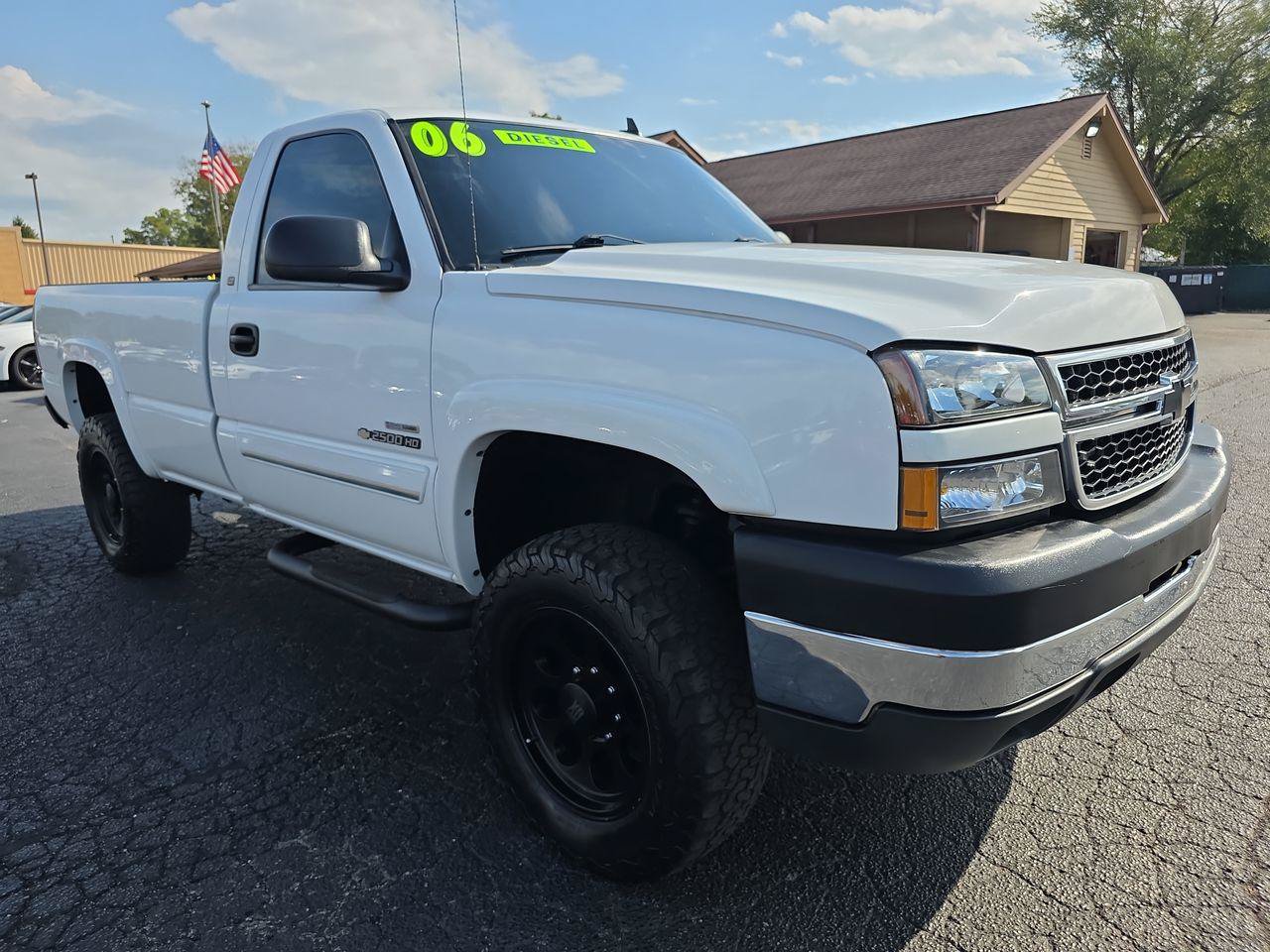 Used 2006 Chevrolet Silverado 2500 LT w/ Heavy-Duty Power Package AWD/4WD image 18
