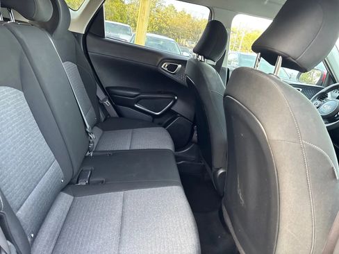 Used 2020 Kia Soul S FWD image 12