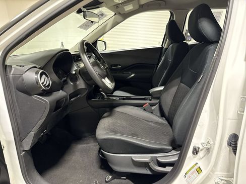 Used 2024 Nissan Kicks SV FWD image 19