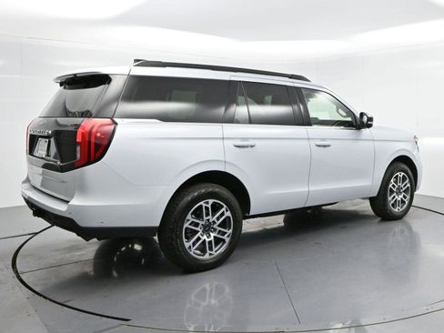Used 2025 Ford Expedition Active AWD/4WD image 7