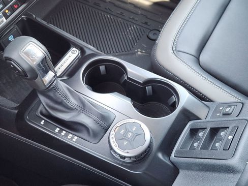 New 2025 Ford Bronco Outer Banks image 16