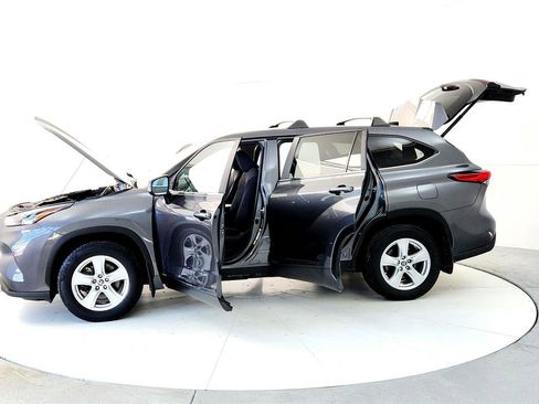 Used 2023 Toyota Highlander LE image 10