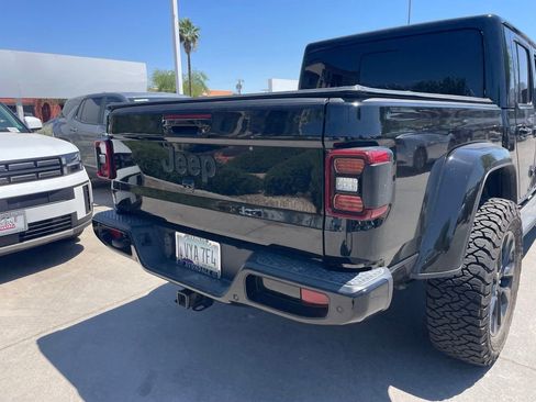 Used 2023 Jeep Gladiator Overland AWD/4WD image 4