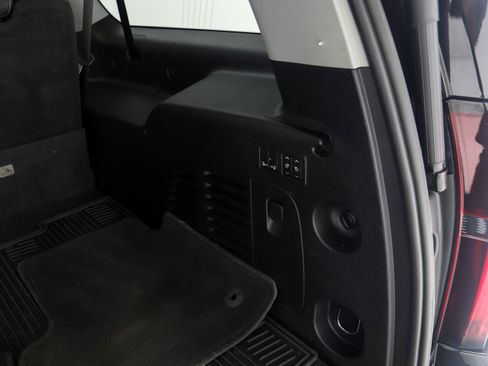 Used 2018 Chevrolet Suburban 3500 LT AWD/4WD image 13