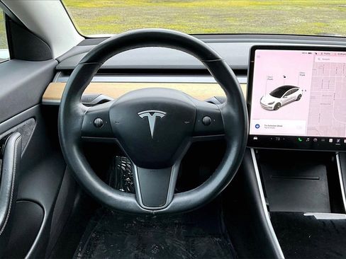 Used 2018 Tesla Model 3 Long Range image 7