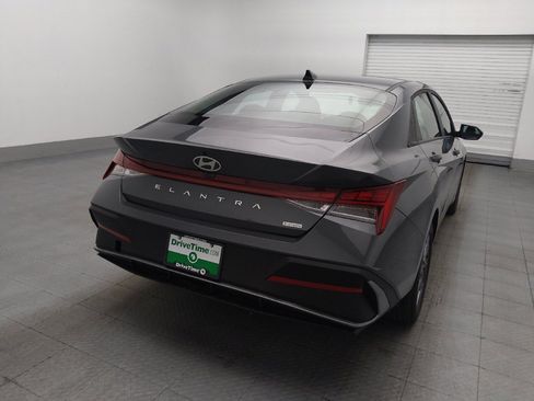 Used 2025 Hyundai Elantra Hybrid FWD image 7