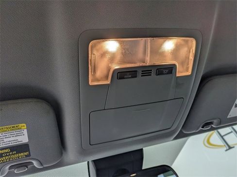 Used 2017 Toyota Highlander Plus image 22