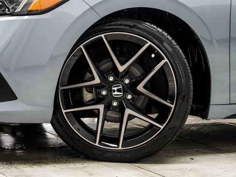 Used 2022 Honda Civic Sport Touring image 3