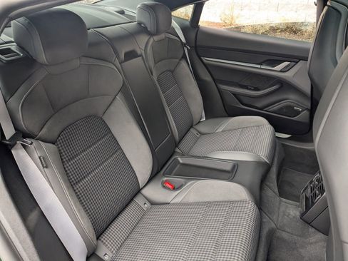 Used 2025 Porsche Taycan image 22