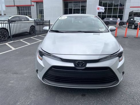 Used 2025 Toyota Corolla LE FWD image 3