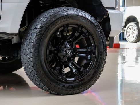 Used 2022 Ford F250 Platinum w/ FX4 Off-Road Package image 53