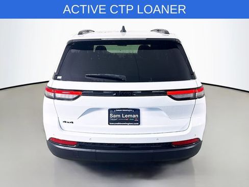New 2025 Jeep Grand Cherokee Altitude AWD/4WD image 6