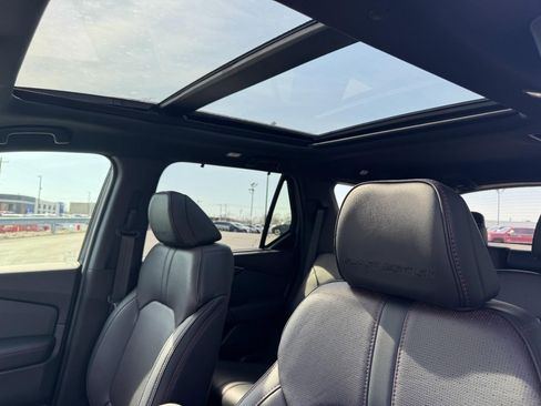 Certified 2025 Honda Pilot Black Edition image 17