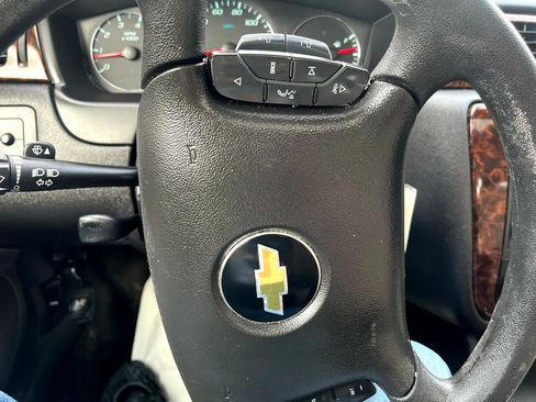 Used 2015 Chevrolet Impala LTZ image 24