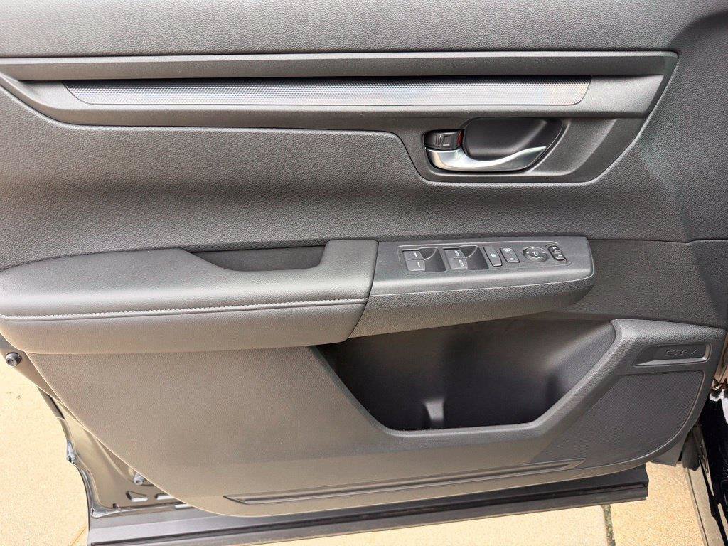 Used 2025 Honda CR-V EX image 13