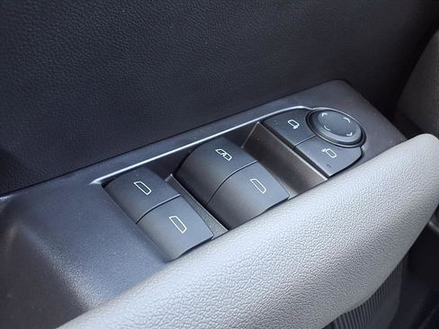 Used 2025 Chevrolet Colorado ZR2 w/ Midnight Edition image 24