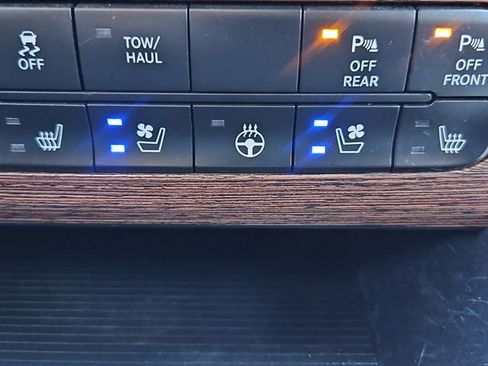 Used 2018 RAM 2500 Laramie w/ Convenience Group image 43