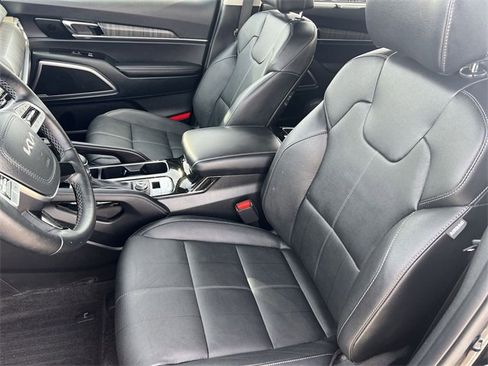 Used 2025 Kia Telluride EX w/ EX Captain's Chair Package image 29