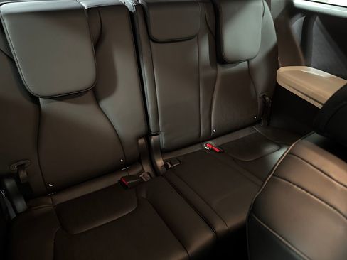 Certified 2022 Kia Carnival LX w/ Paint Protection Package image 23