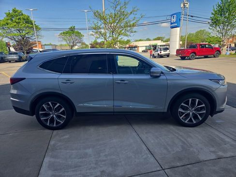 Used 2023 Acura MDX SH-AWD w/ Technology Package image 2