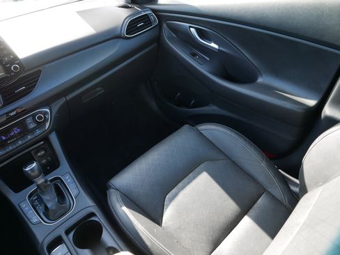 Used 2018 Hyundai Elantra GT w/ Tech Package 03 FWD image 11