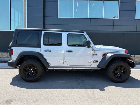 Used 2022 Jeep Wrangler Unlimited Sport AWD/4WD image 2