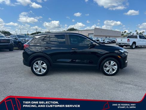 Used 2024 Buick Encore GX Preferred w/ Comfort Package AWD/4WD image 4
