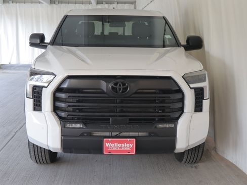 Used 2025 Toyota Tundra SR5 w/ SR5 Convenience Package AWD/4WD image 3
